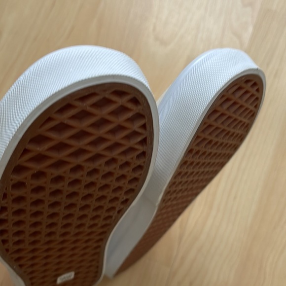 Vans - Picture 8 of 9